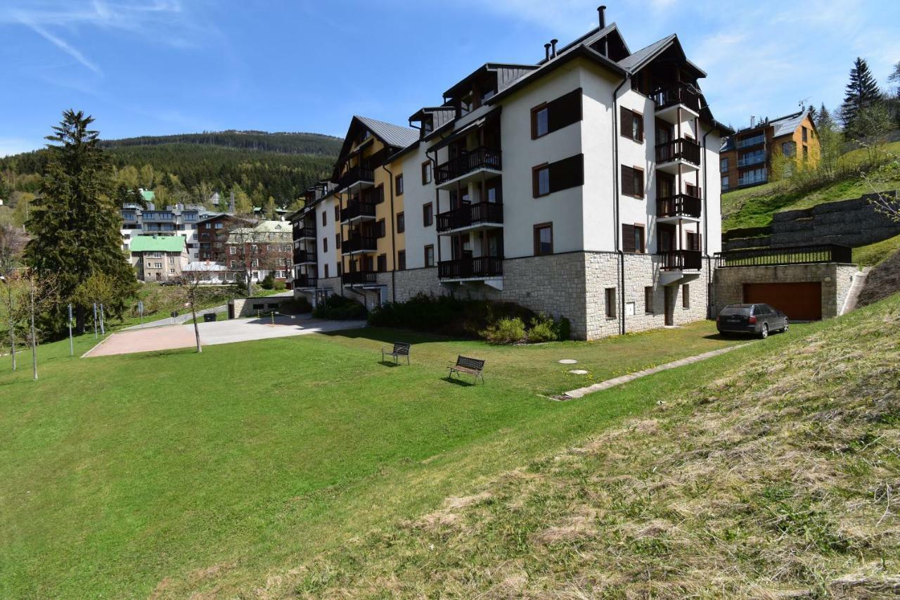 Apartment Dalibor II With Private Entrance And Private Garage Špindlerŭv Mlýn Kültér fotó